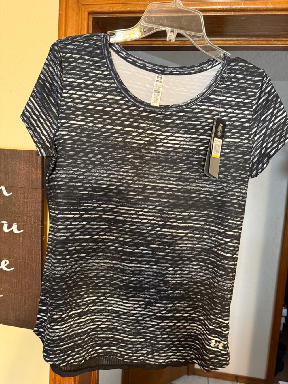 Under Armour Women’s Black Patterned Short Sleeve Tee